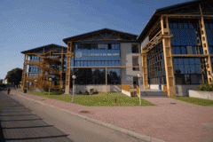 分歧于保守以供给消息为从 