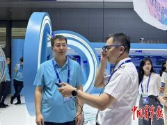 正在手艺自从性、法则话语权、成长包涵性三沉 